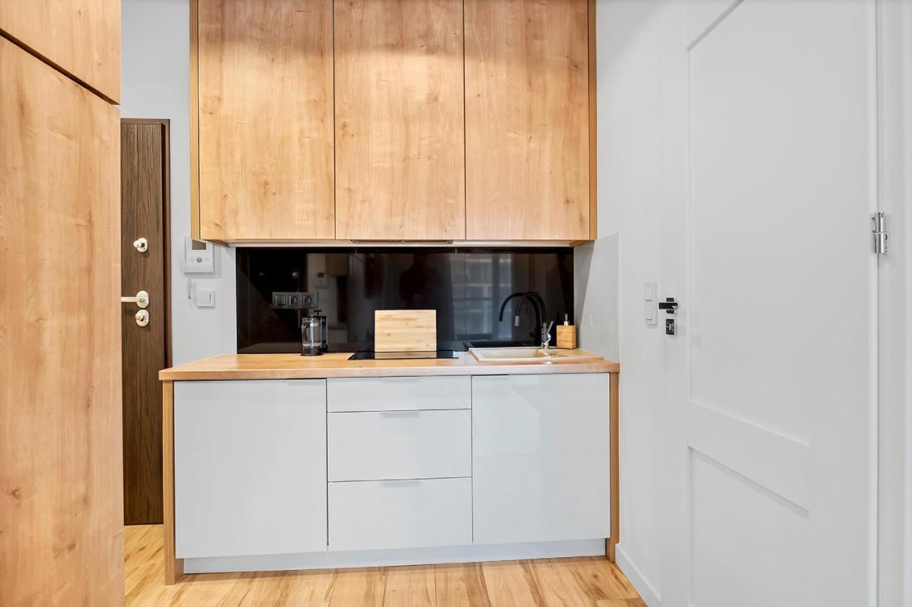 Modern Apartments With Access To The Pool Near Rondo Daszynskiego Station Warsaw Luaran gambar
