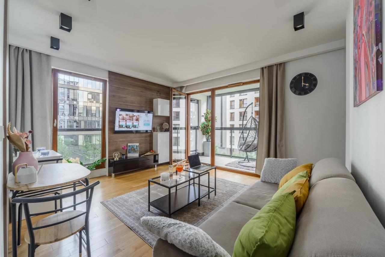 Modern Apartments With Access To The Pool Near Rondo Daszynskiego Station Warsaw Luaran gambar