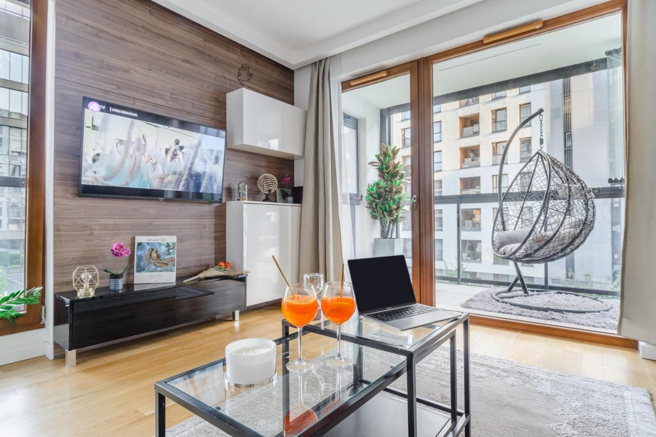 Modern Apartments With Access To The Pool Near Rondo Daszynskiego Station Warsaw Luaran gambar