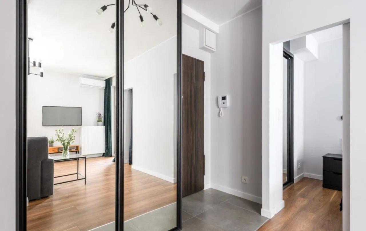 Modern Apartments With Access To The Pool Near Rondo Daszynskiego Station Warsaw Luaran gambar