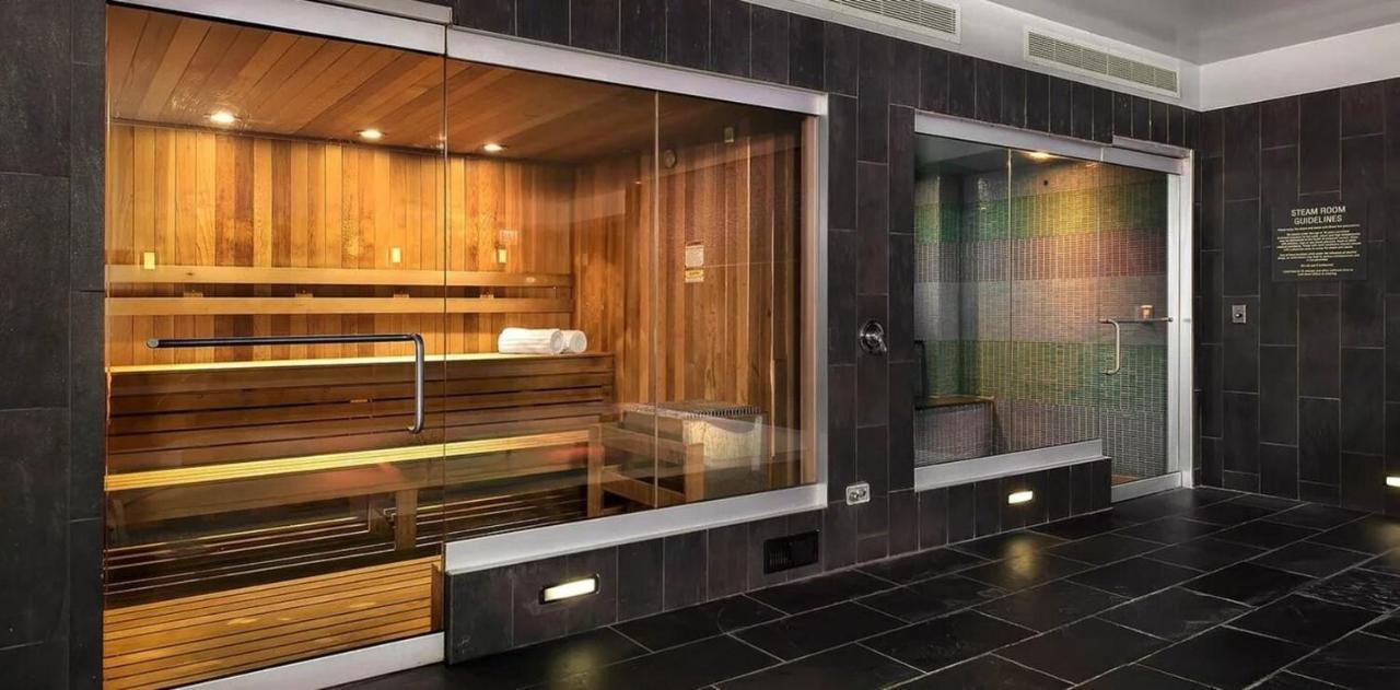 Modern Apartments With Access To The Pool Near Rondo Daszynskiego Station Warsaw Luaran gambar