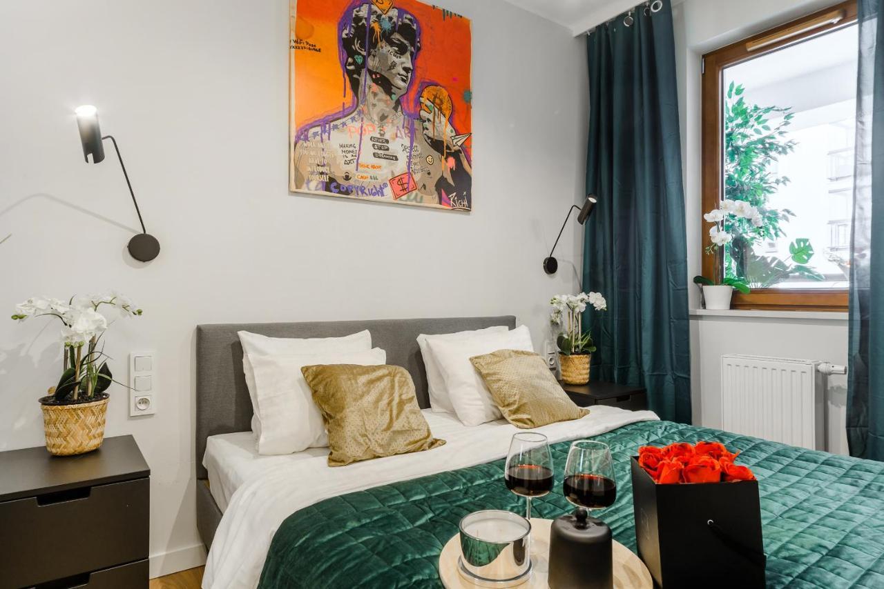 Modern Apartments With Access To The Pool Near Rondo Daszynskiego Station Warsaw Luaran gambar