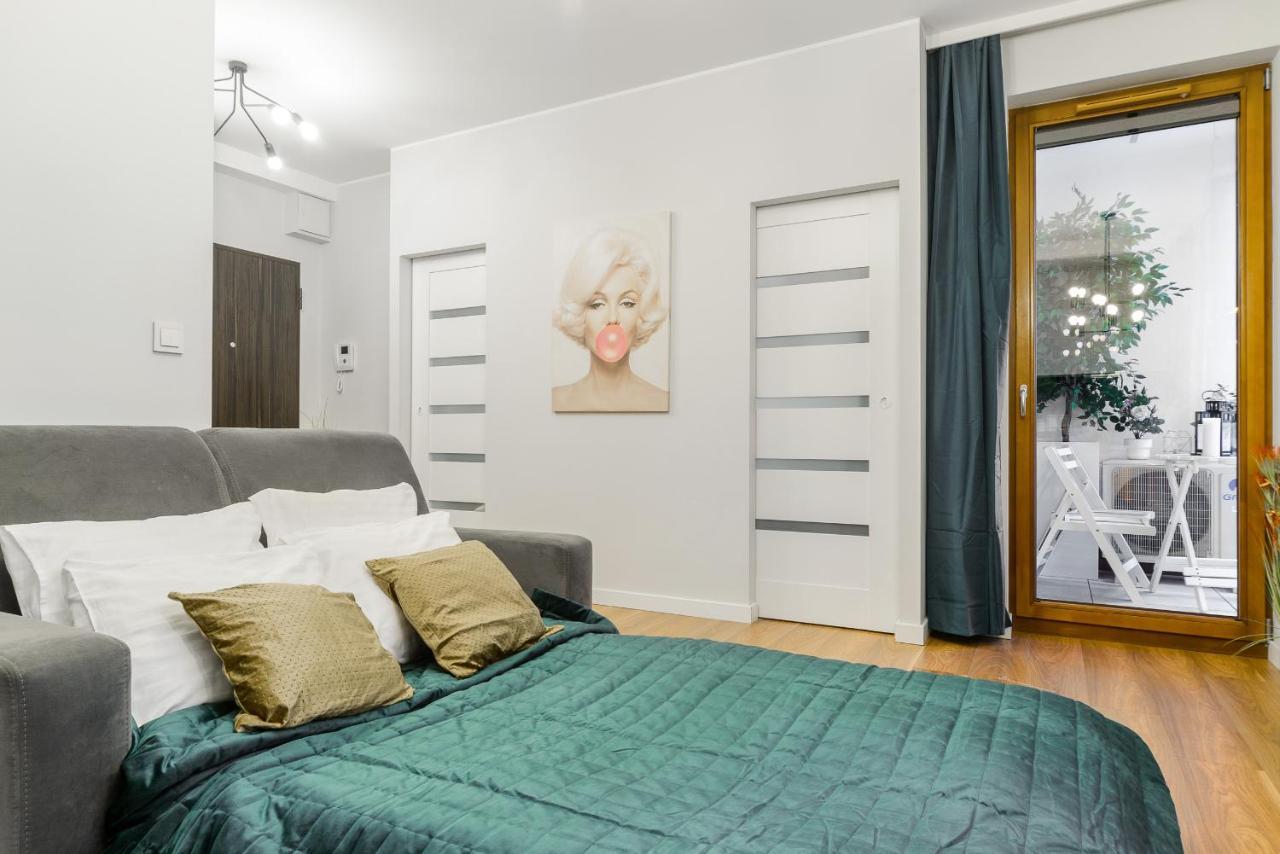 Modern Apartments With Access To The Pool Near Rondo Daszynskiego Station Warsaw Luaran gambar