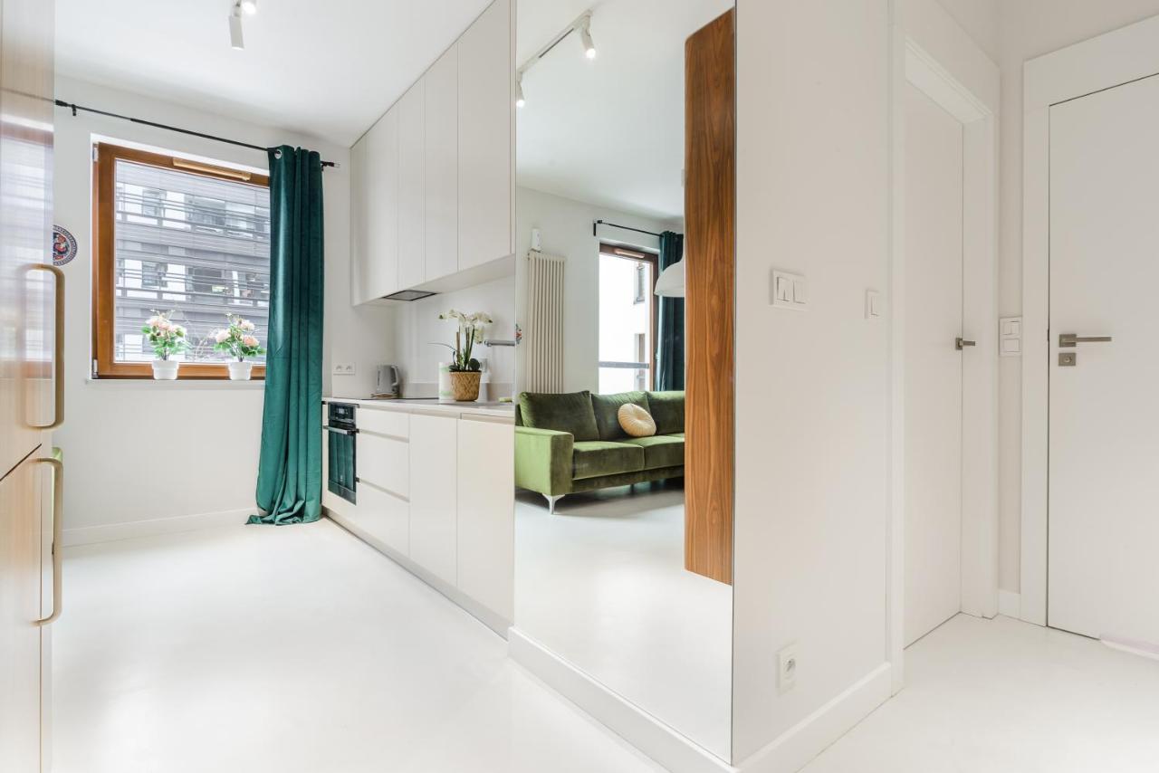 Modern Apartments With Access To The Pool Near Rondo Daszynskiego Station Warsaw Luaran gambar
