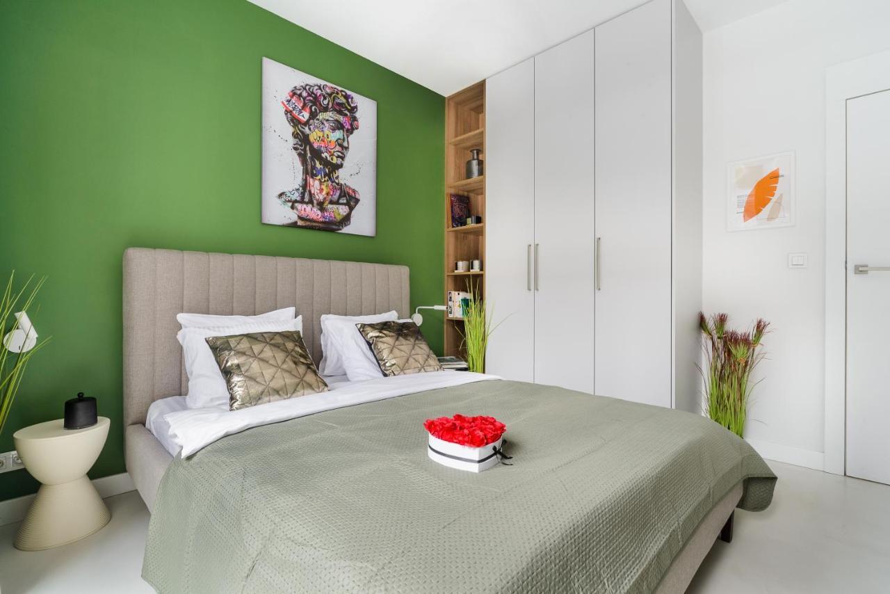 Modern Apartments With Access To The Pool Near Rondo Daszynskiego Station Warsaw Luaran gambar
