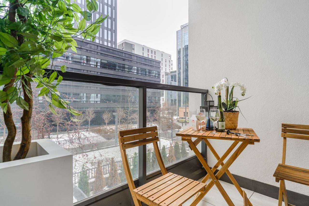 Modern Apartments With Access To The Pool Near Rondo Daszynskiego Station Warsaw Luaran gambar