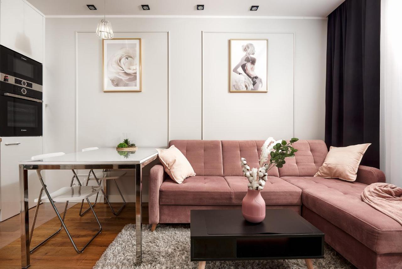 Modern Apartments With Access To The Pool Near Rondo Daszynskiego Station Warsaw Luaran gambar